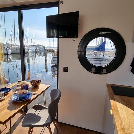 Hausboot Hilja 호텔 슐레스비히 외부 사진